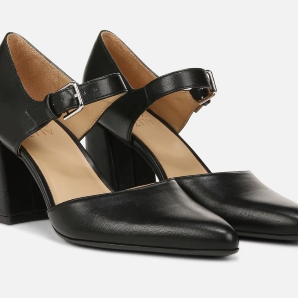 Maryjane-style pumps